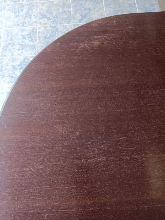 Mesa de madeira maciça estendível com 6 cadeiras