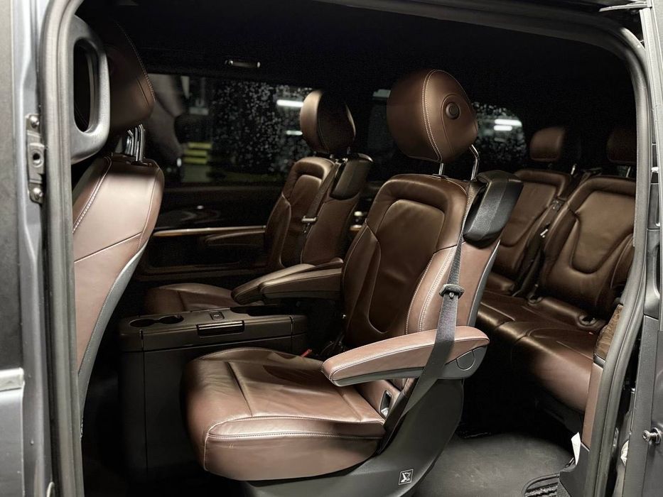 Орендуйте Mercedes-Benz V 250 4MATIC