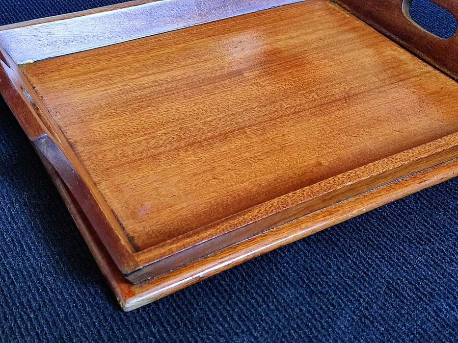 Tabuleiro de servir antigo em madeira maciça