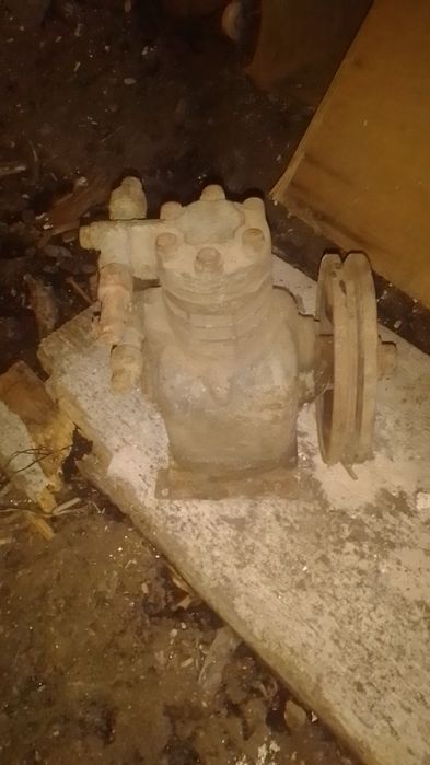 Компресор до грузовоі машини одноциліндровий