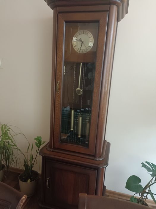Zegar stojący do salonu
