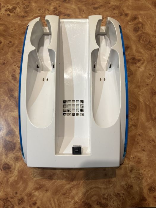 Nintendo Wii. Sensor bar. Зарядка для контролерів