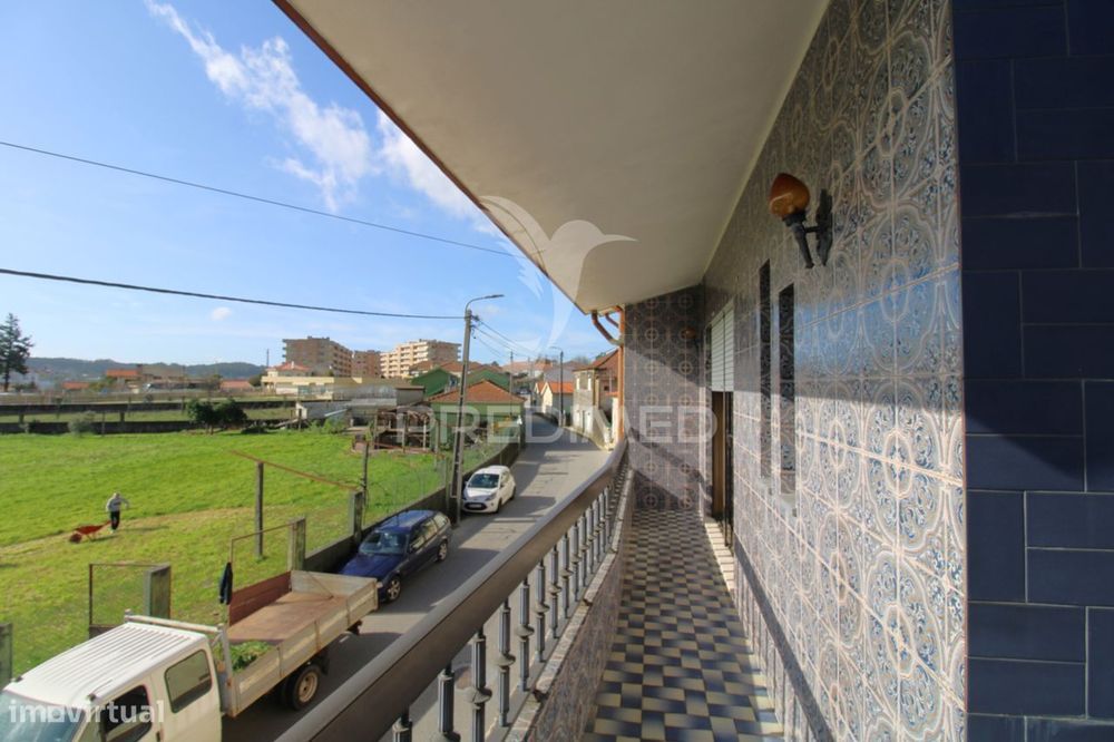 Moradia T4 bi-familiar em S. Romão Coronado, Trofa