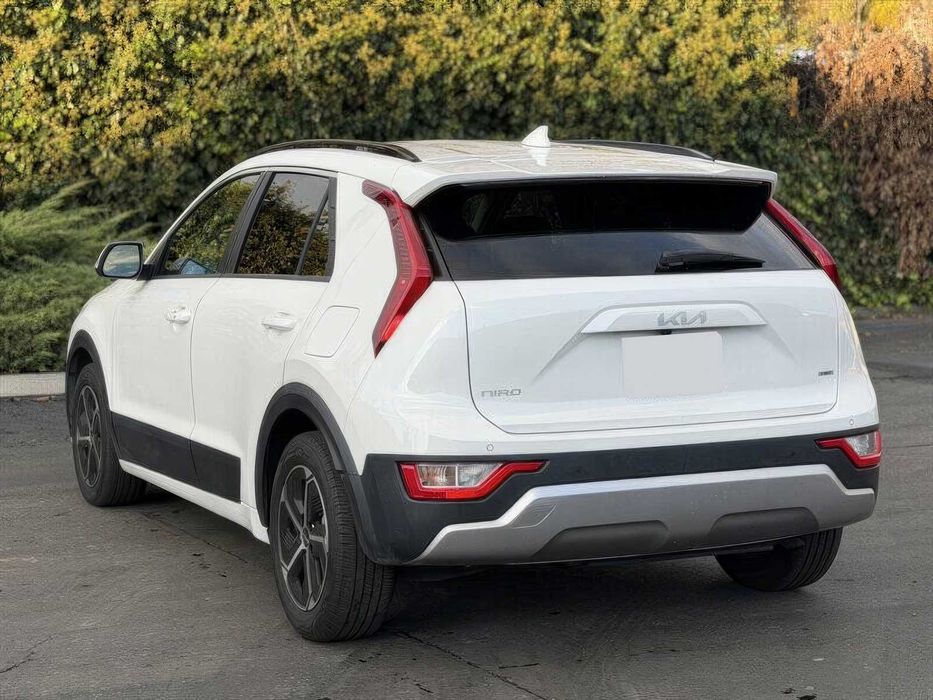 Kia Niro EX Touring      2023