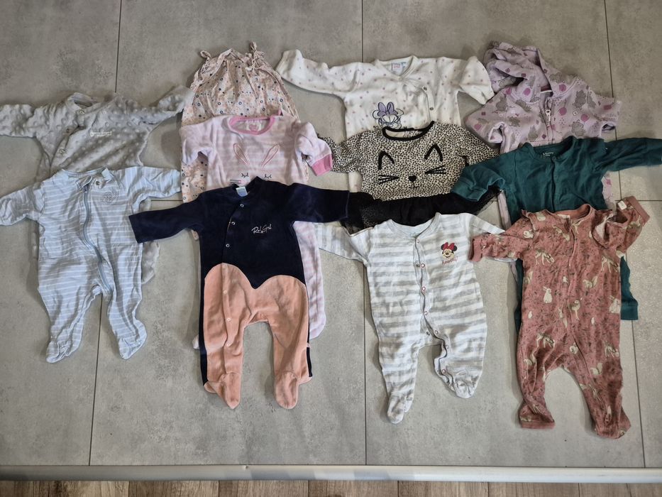 Śpiochy, piżamki, piżamy 56 2 szt, 62-68 9 szt.