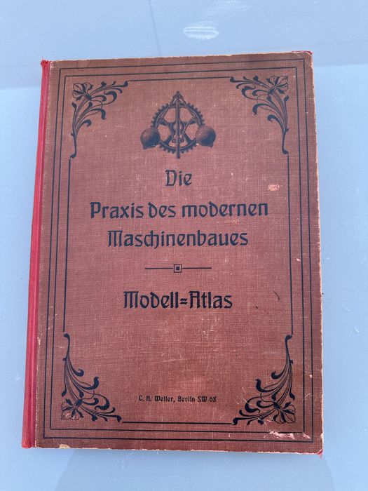 Książka kolekcjonerska o lokomotywach