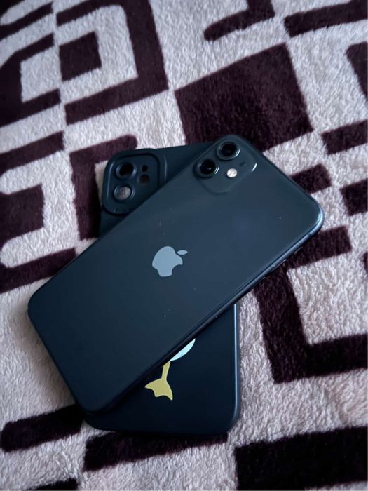 продам iPhone 11