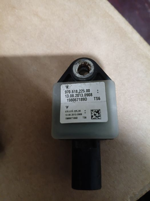 97061822500Porsche970Дачик удара Бу