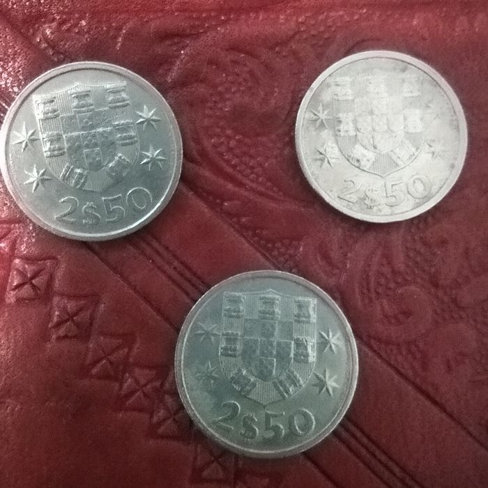 Moedas escudo 1980. Ver descrição