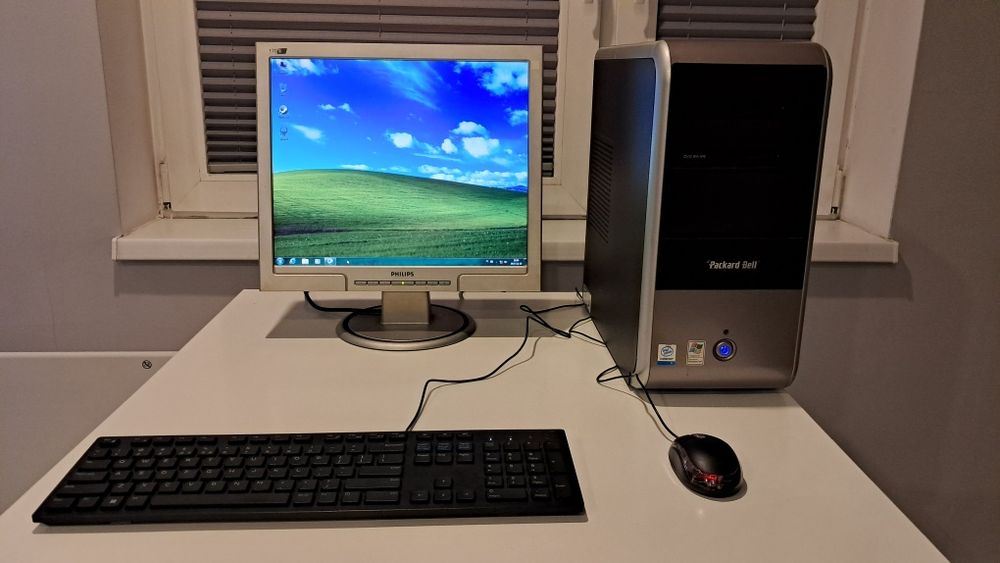 B.Mocny Zestaw RETRO do Gier 2x3.0Ghz/Ram-8GB/Grafika-1GB/Monitor 17'