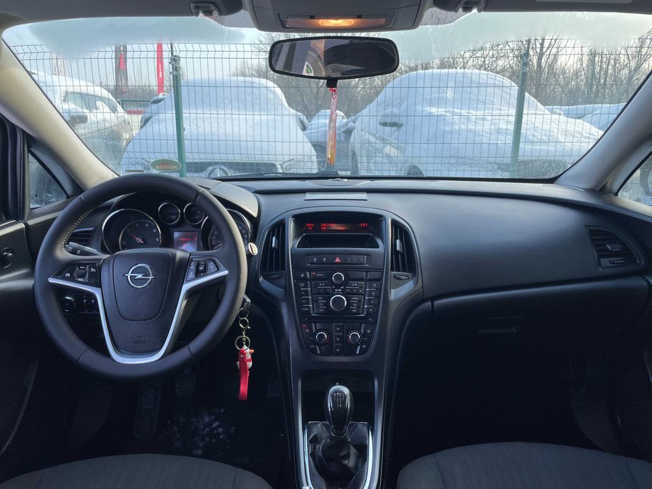 Opel Astra 2011 дизель