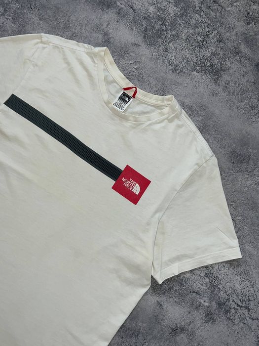 Футболка The North Face