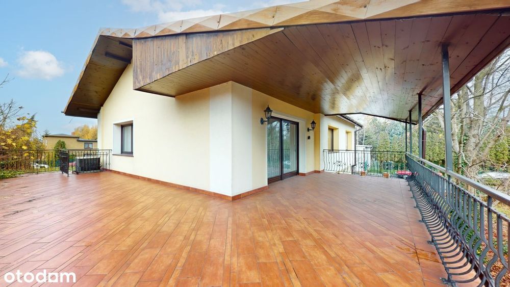 Ciekawy dom z  tarasem i altaną - Nowa Cena!