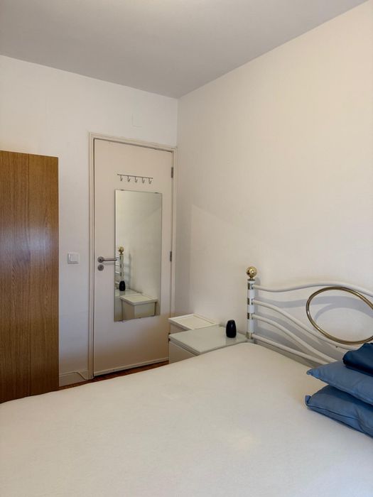 Aluga-se quarto individual em Alfornelos disponivel Julho