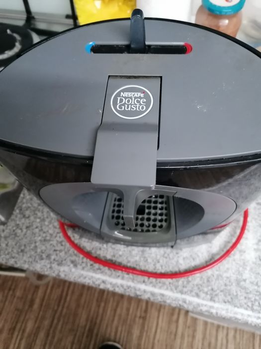 Vendo para desocupar máquina de café dolce gusto