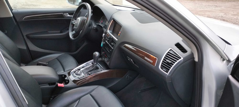 Audi Q5 quattro 2.0T.  Fuullll