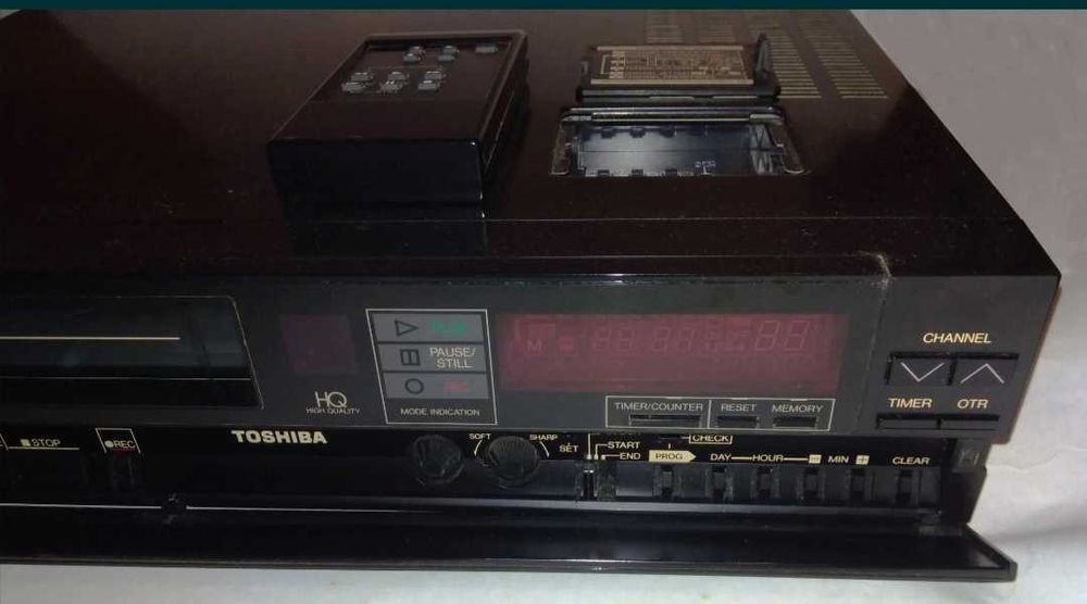 Відеомагнітофон Tochiba