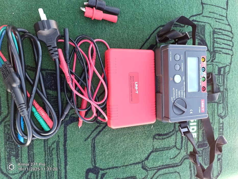 Medidor de resistência de isolamento/teste de diferenciais Uni-t UT526