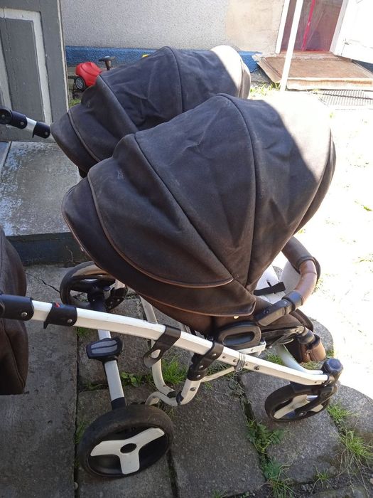 Коляска для двійні