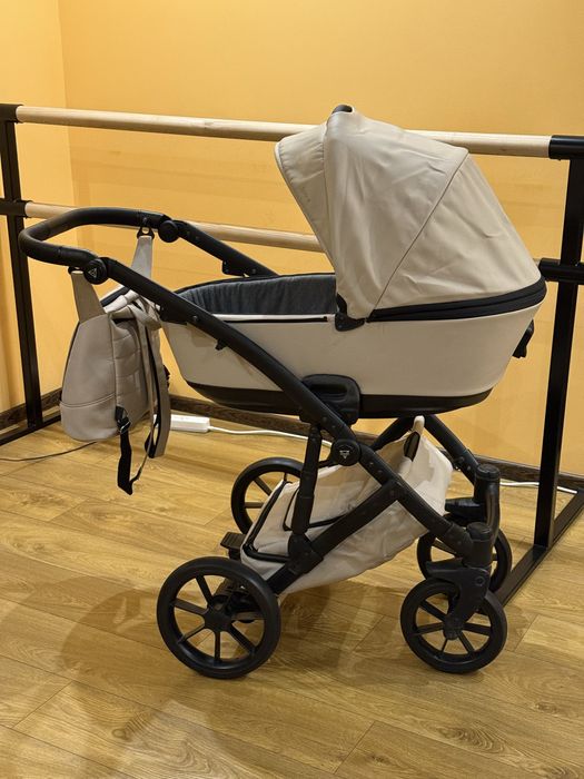 Коляска 2 в 1 Junama Space Beige Eco 02 еко шкіра (J-SpE-02)