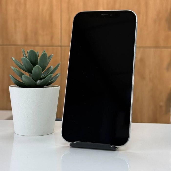 Продам Apple iPhone 12 Pro 256GB Silver Neverlock у відмінному стані