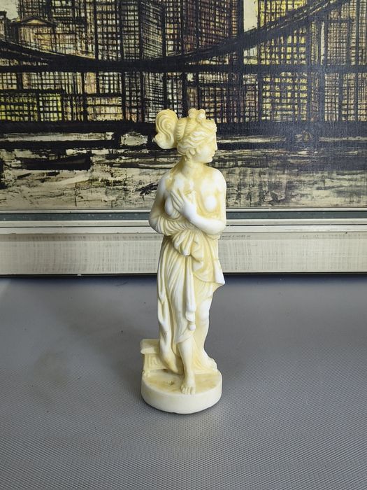 Figurka kobiety w stylu antycznym – Wenus / bogini – dekoracyjna 21 cm