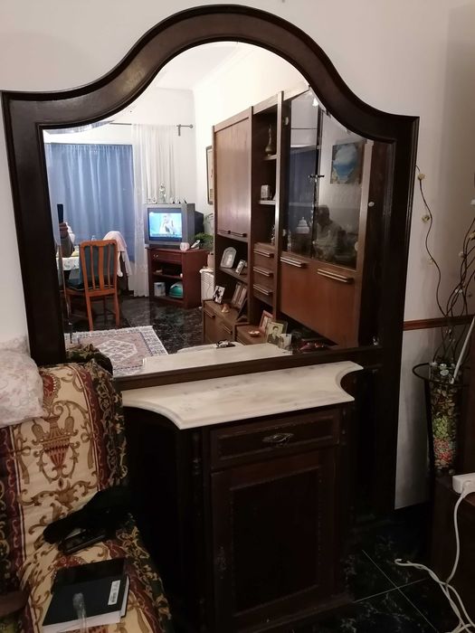 Móvel de entrada com espelho e base em mármore, 50 euros