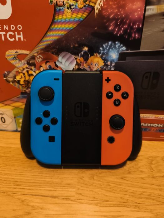 Consola Nintendo Switch Néon Azul/Vermelha - COMO NOVA