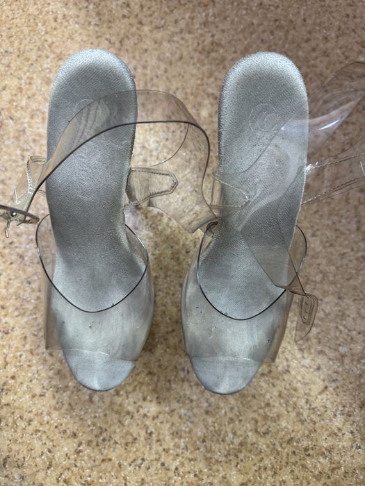 Стріпи босоніжки