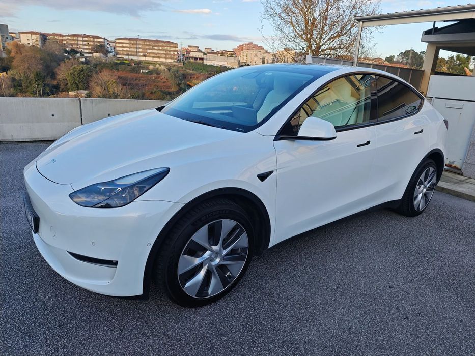 Tesla Model Y Long Range Dual Motor AWD
