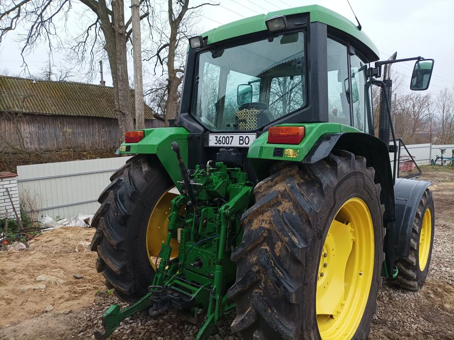 Трактор John Deere 6200