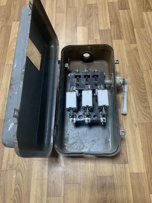 Електрощит рубильник ЯП1-100 У 2 ІР54 на 3 фази