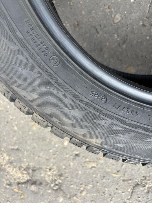 Шини нові 215/60 R17 Nokian нові зима