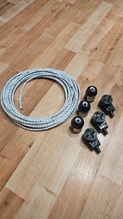 Przewód kabel w oplocie wtyczki do zrobienia lampy industrialnej
