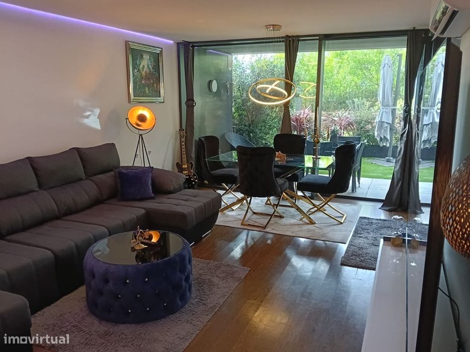 Apartamento T1 com Jardim Privativo em Condomínio Fechado — Oliveira do Douro, Porto