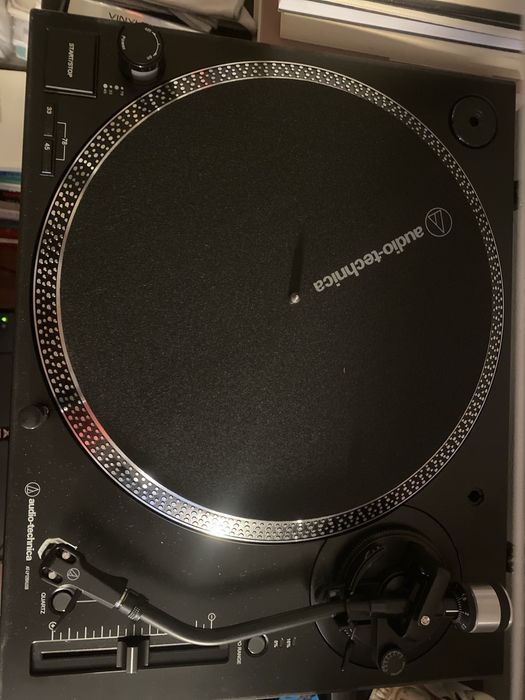 Gira Discos Audio Technica AT-LP120XUSB