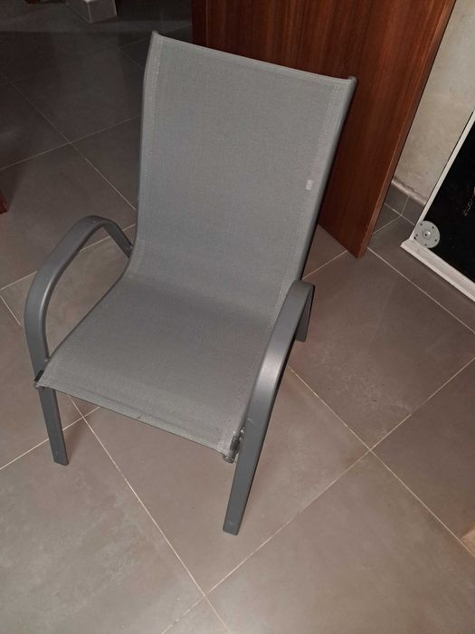 Conjunto mesa de jardim com guarda sol