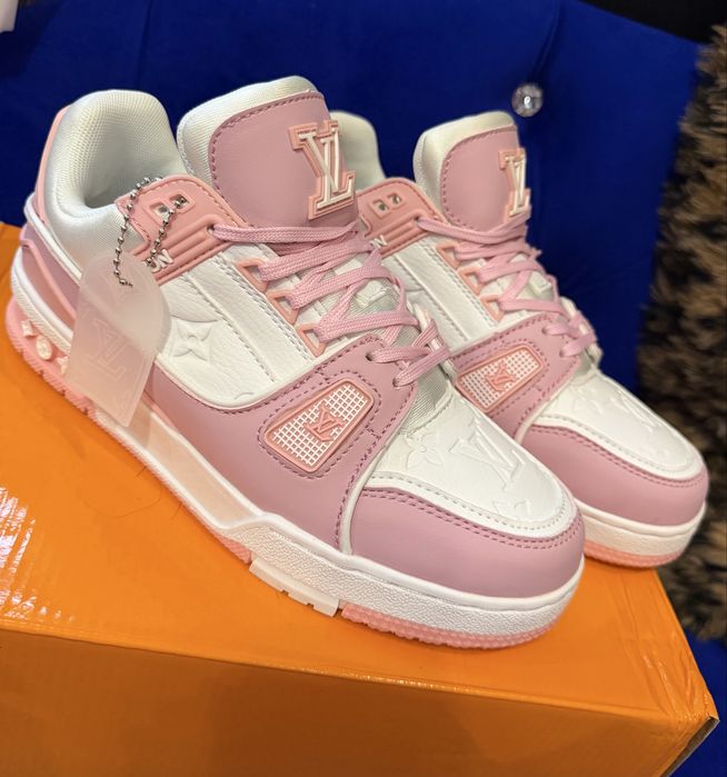 Buty Louis Vuitton Trainer różowe rozmiar 39