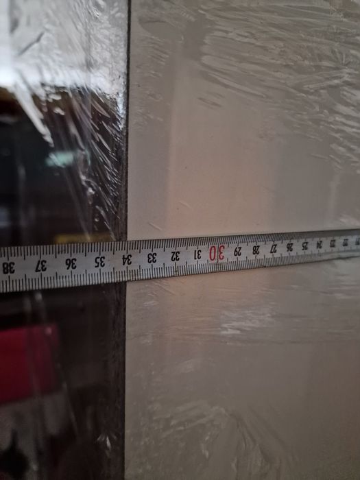 Estante branca de madeira