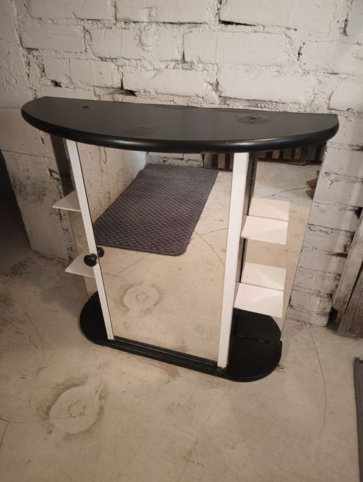 Szafka z lustrem, łazienkowa. Odnowiona.