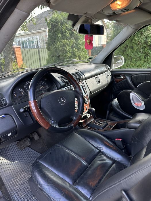 Продам Mercedes ML270