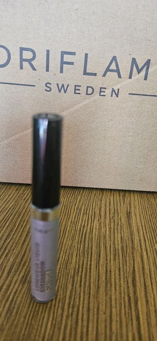 Cień do powiek w płynie