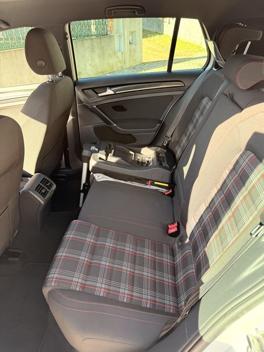 Volkswagen Golf 7 GTI 2.0 TSI DSG 230cv