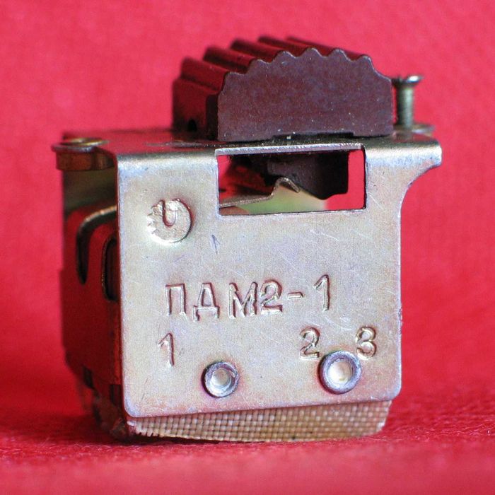 Микропереключатель МП 11; ПДМ 2-1; КМ2-1; Pm2-111