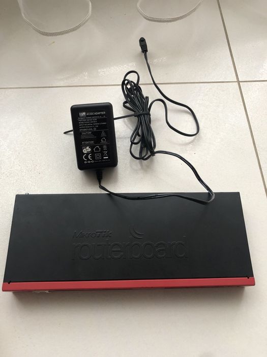 10-портовый маршрутизатор MikroTik RB2011iLS-IN