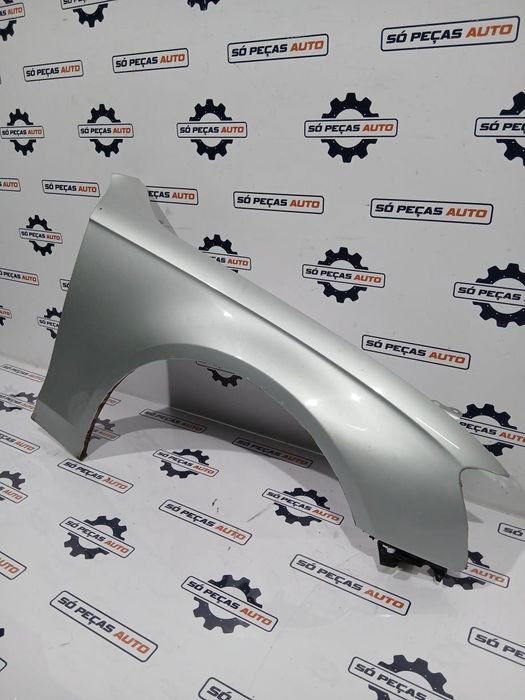 GUARDA LAMAS DIREITO PRATEADA AUDI A4 2.0TFSI ANO: 2009