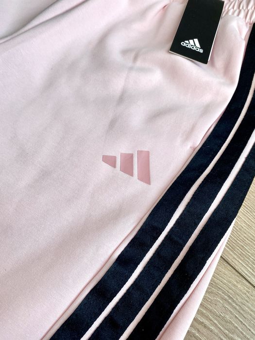 Жіночі спортивні штани Adidas ніжно-рожеві