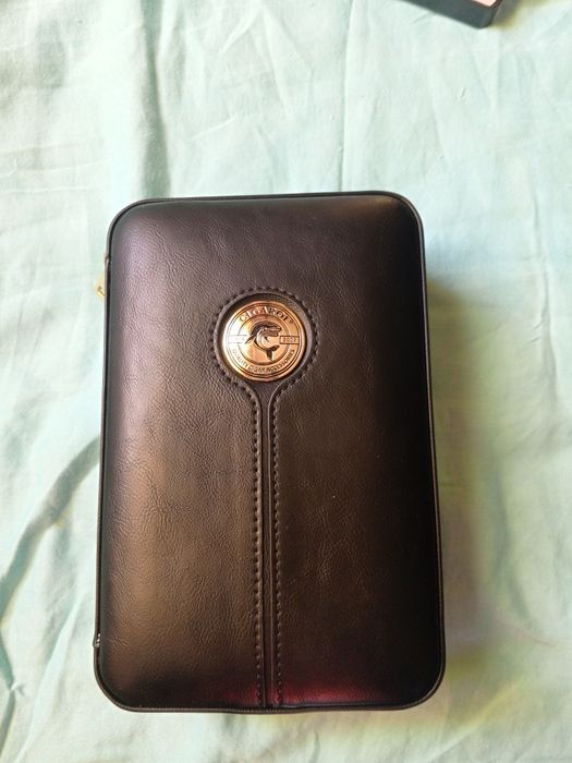 Запальничка бутанова в кейсі