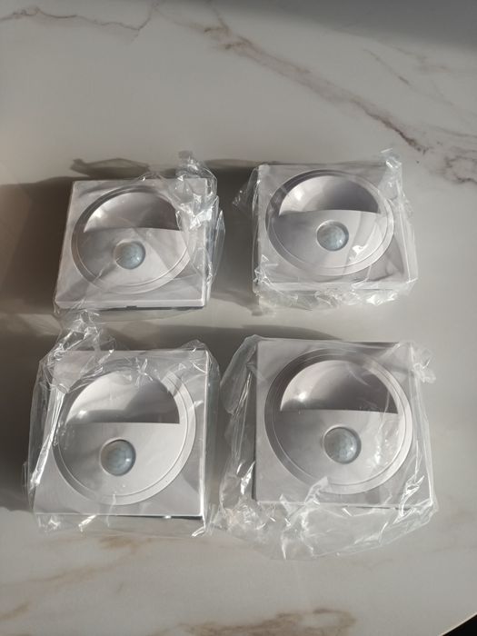 Stylowe Podświetlenie Schodów LED z Czujnikiem Ruchu – Komplet 4 szt.