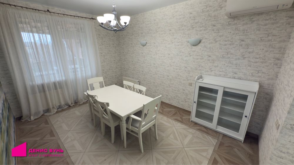 Дом с озером, террасой и зоной барбекю — Подгороднее